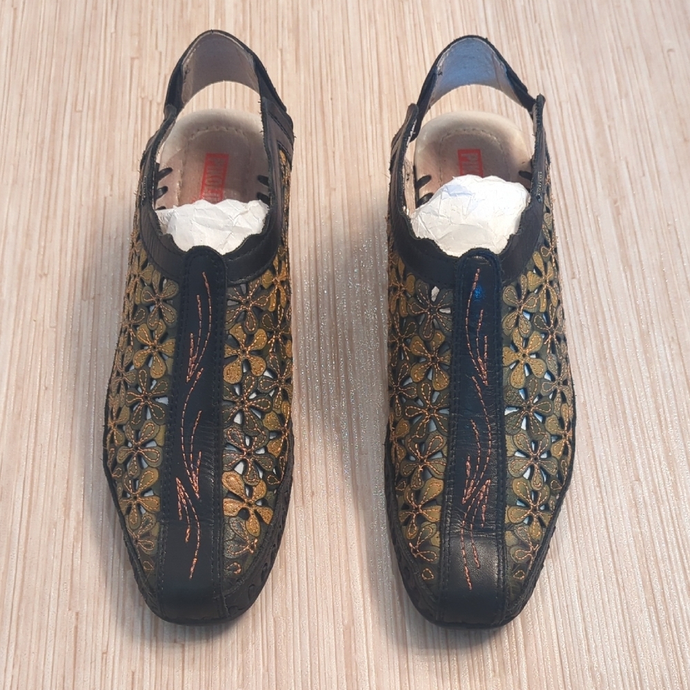 PIKOLINOS Olive Shoes with a Playful Fairycore Design